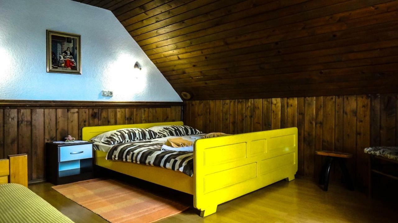 Apartment Franciska Rakovica Bagian luar foto