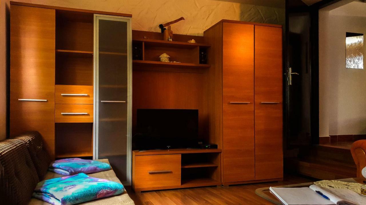 Apartment Franciska Rakovica Bagian luar foto