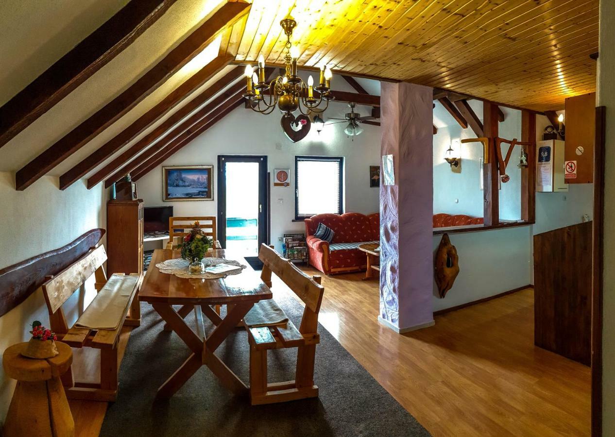 Apartment Franciska Rakovica Bagian luar foto